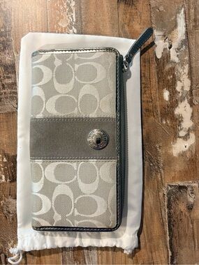 Coach Signature Zip Wallet in Silver and Light Gray